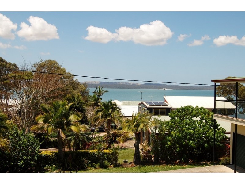 8 Mawarra St, Macleay Island QLD 4184