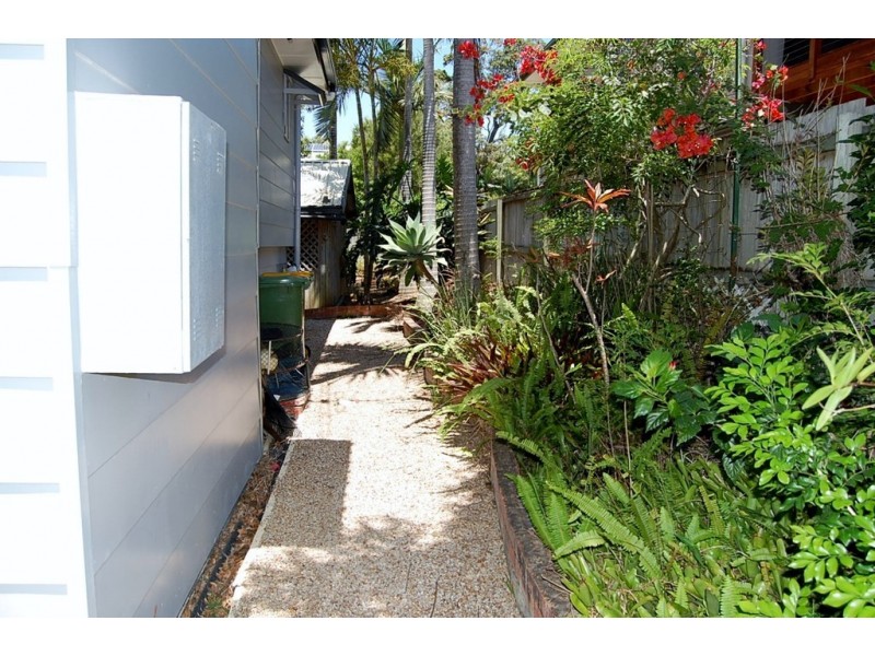 8 Mawarra St, Macleay Island QLD 4184