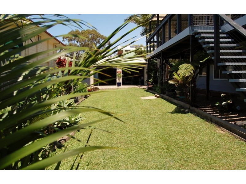 8 Mawarra St, Macleay Island QLD 4184