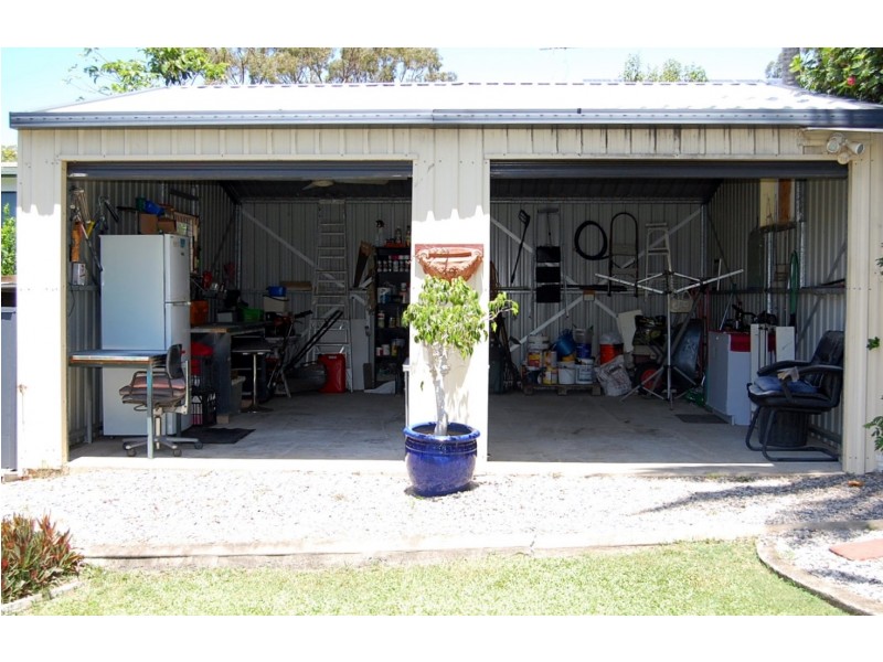 8 Mawarra St, Macleay Island QLD 4184