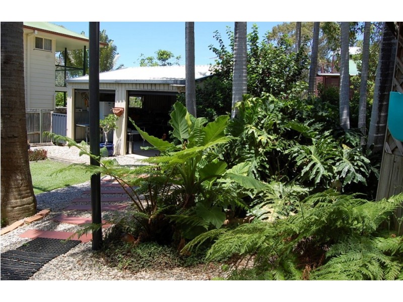 8 Mawarra St, Macleay Island QLD 4184