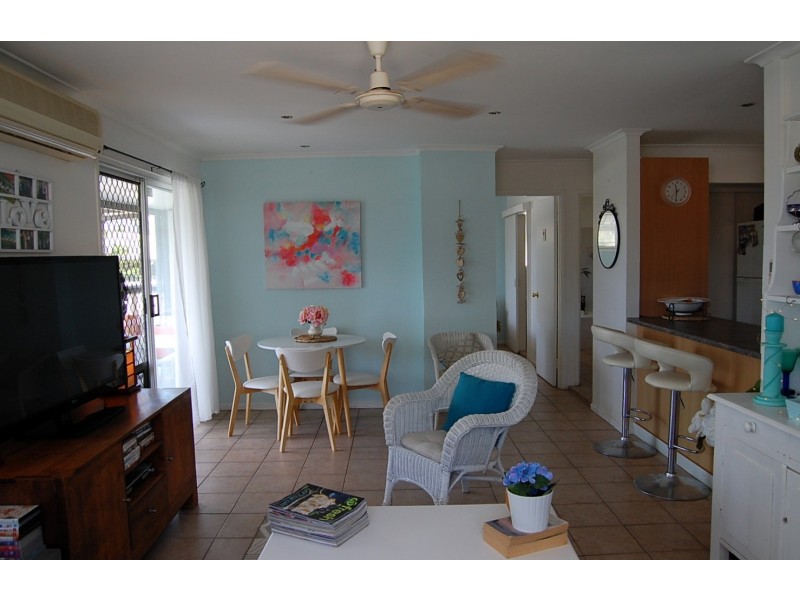 8 Mawarra St, Macleay Island QLD 4184