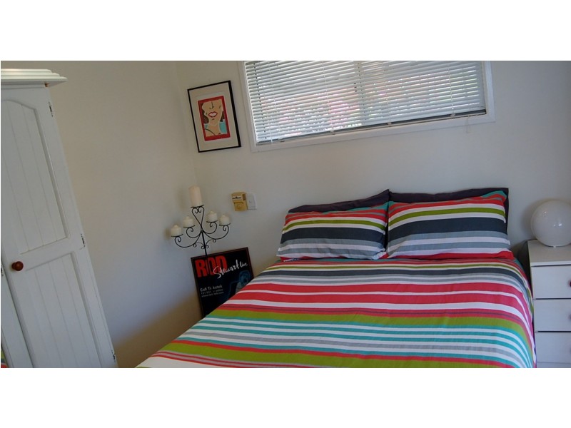 8 Mawarra St, Macleay Island QLD 4184