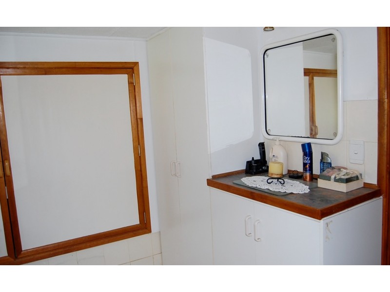 8 Mawarra St, Macleay Island QLD 4184