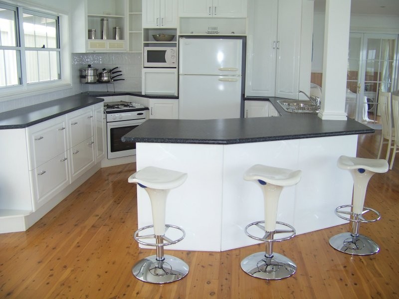 7 Golden Sands Bvd, Macleay Island QLD 4184