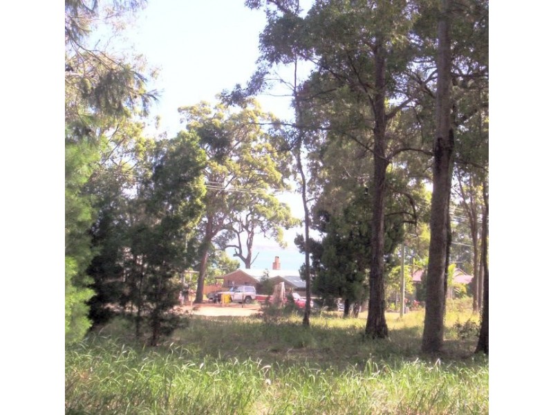 24 Coast Rd, Macleay Island QLD 4184