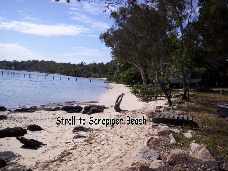 24 Coast Rd, Macleay Island QLD 4184