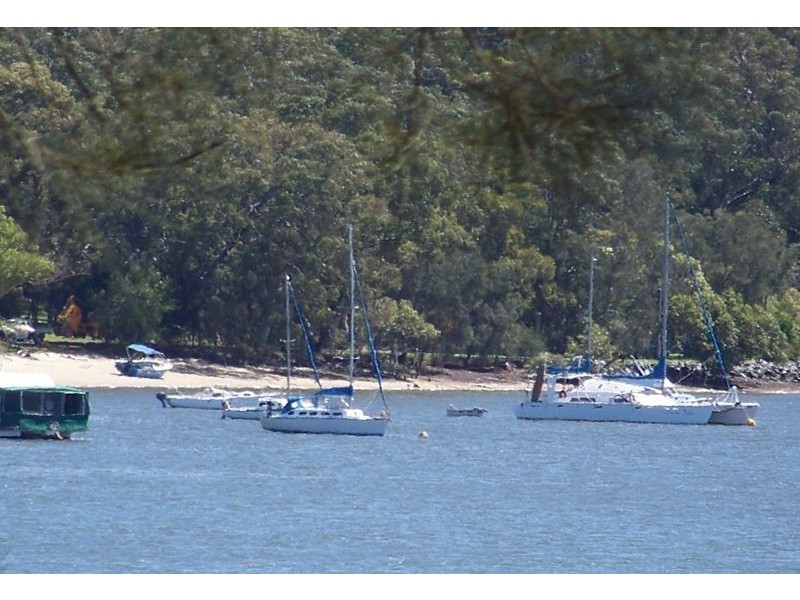 15 Michael av, Lamb Island QLD 4184