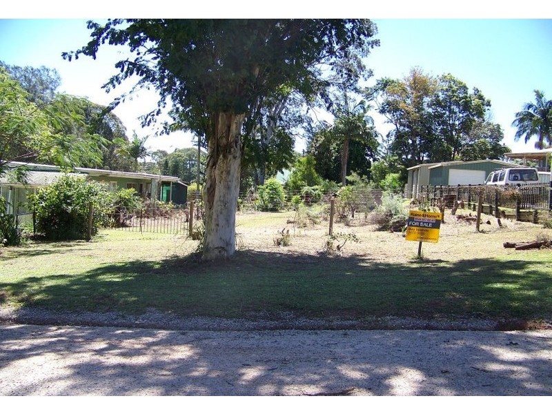 15 Michael av, Lamb Island QLD 4184