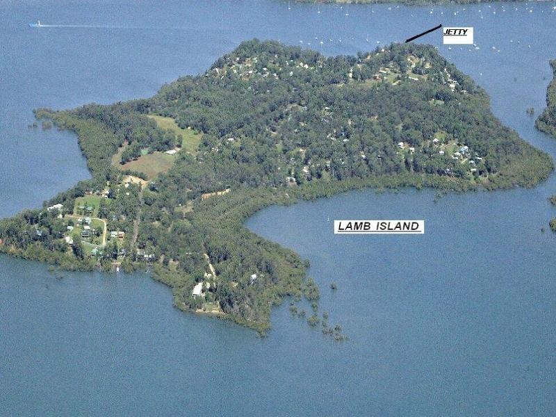 4 Almond Court, Lamb Island QLD 4184