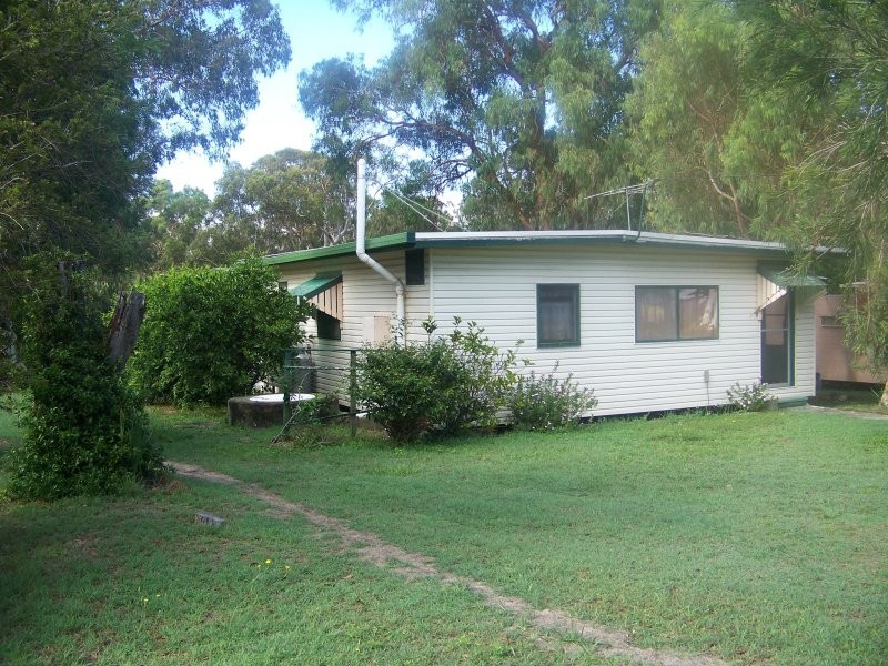 16 Dalpura Street, Macleay Island QLD 4184