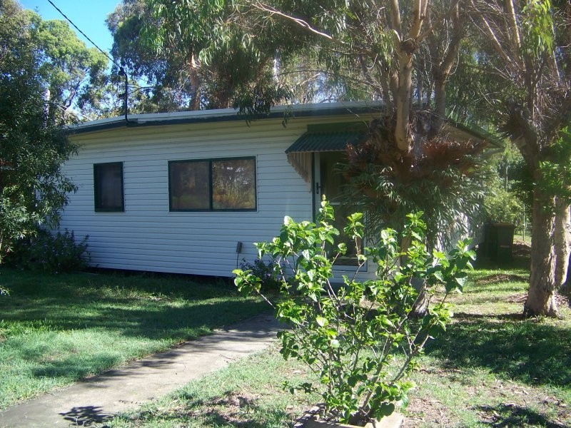 16 Dalpura Street, Macleay Island QLD 4184