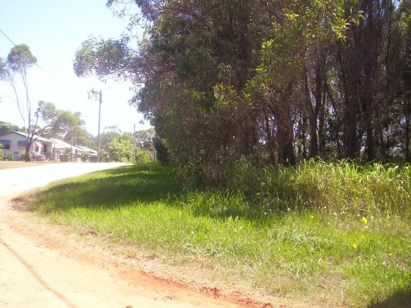 11 Cooee St, Macleay Island QLD 4184