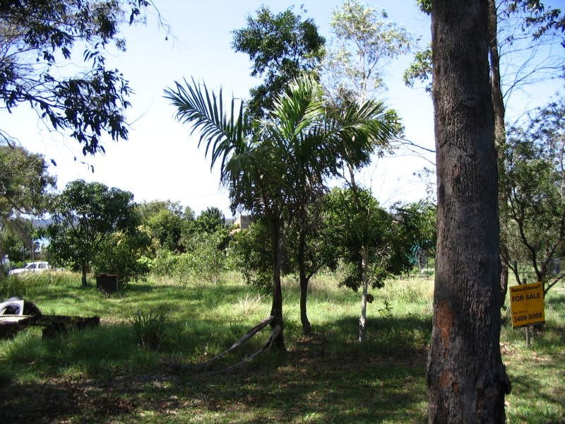 19 Lucas Drive, Lamb Island QLD 4184
