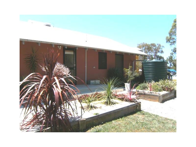5 WAKE ST, Macleay Island QLD 4184