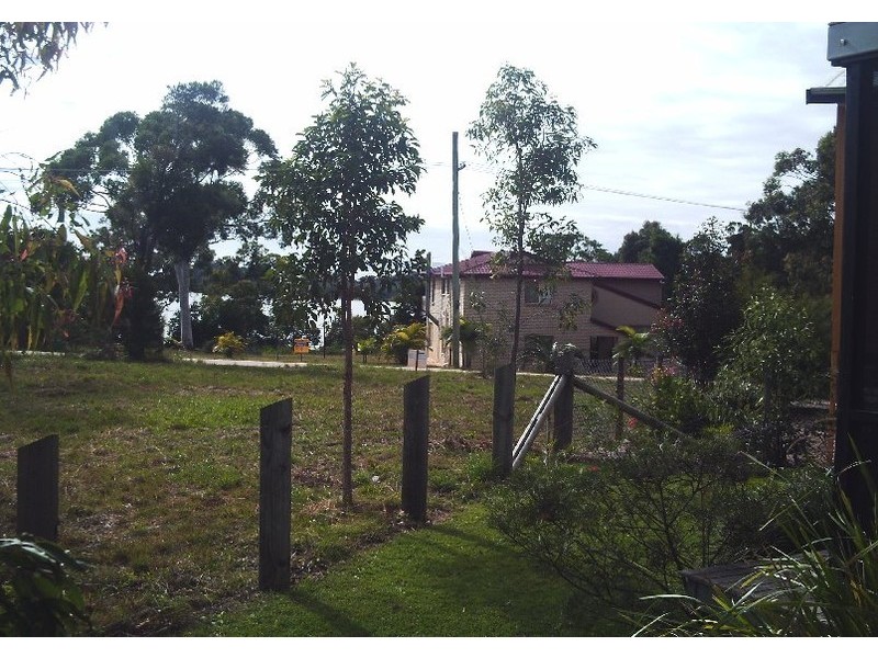 5 WAKE ST, Macleay Island QLD 4184