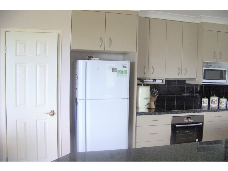 74 PERULPA DR, Lamb Island QLD 4184