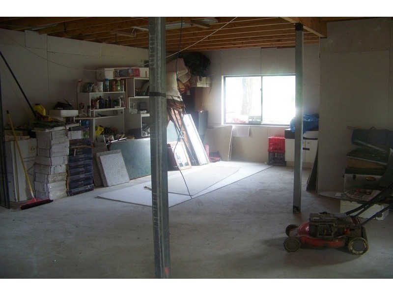 11 Jane St, Macleay Island QLD 4184