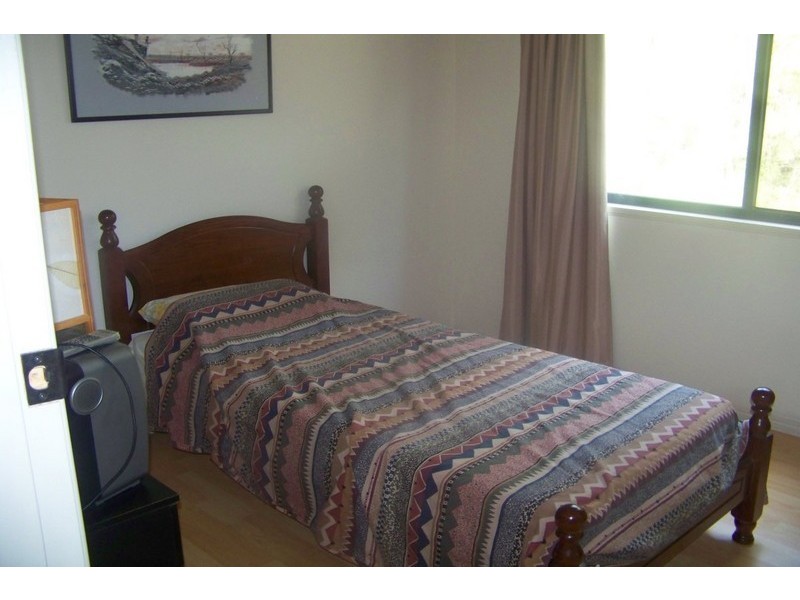 11 Jane St, Macleay Island QLD 4184