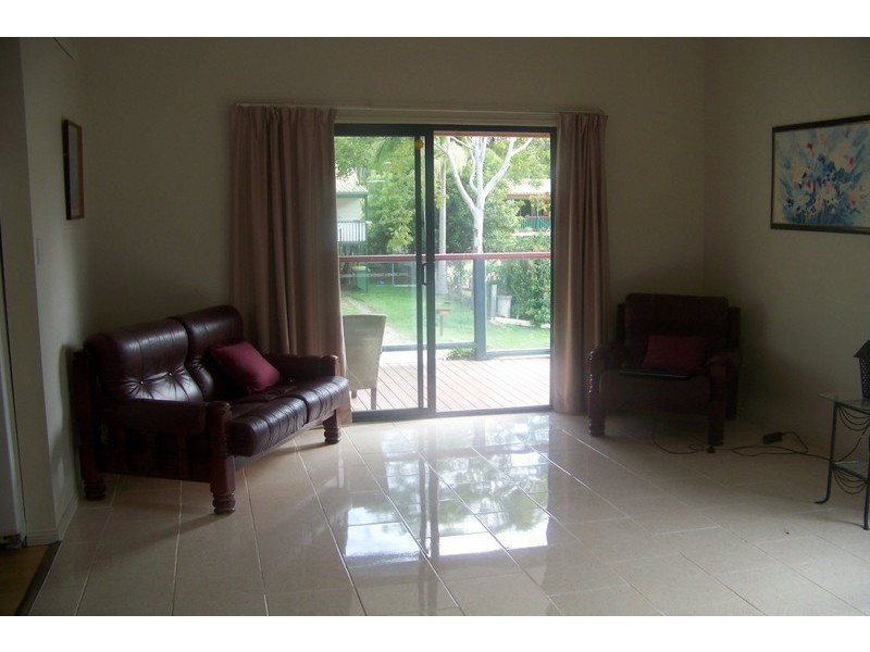 11 Jane St, Macleay Island QLD 4184