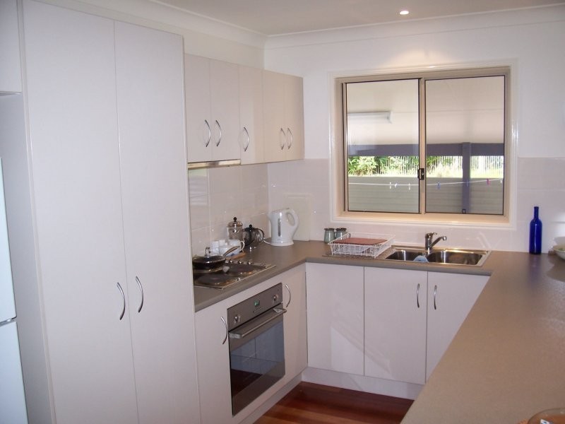 10 ORE ST, Macleay Island QLD 4184