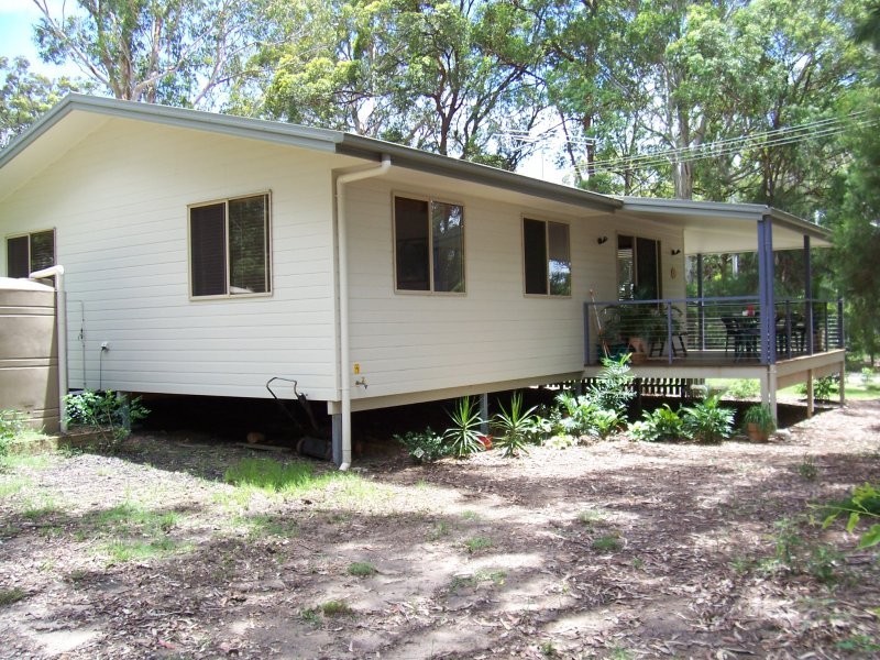 10 ORE ST, Macleay Island QLD 4184