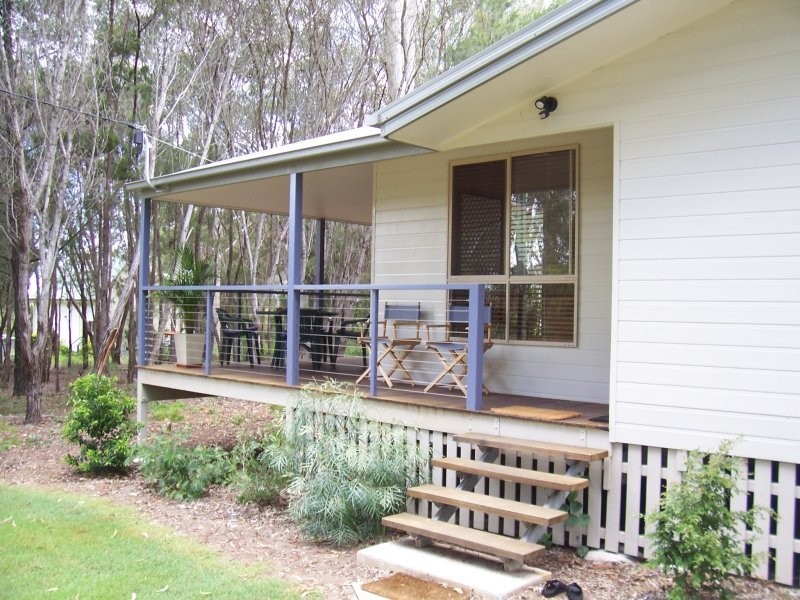 10 ORE ST, Macleay Island QLD 4184