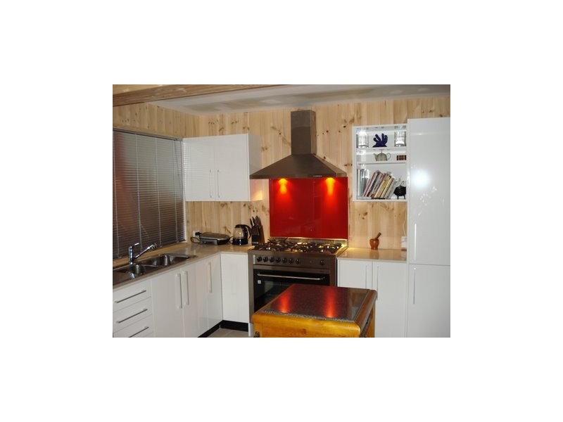 8 Ashton Street, Macleay Island QLD 4184