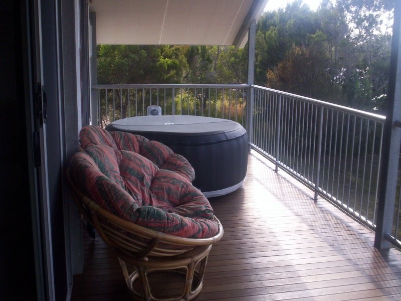 8 Ashton Street, Macleay Island QLD 4184