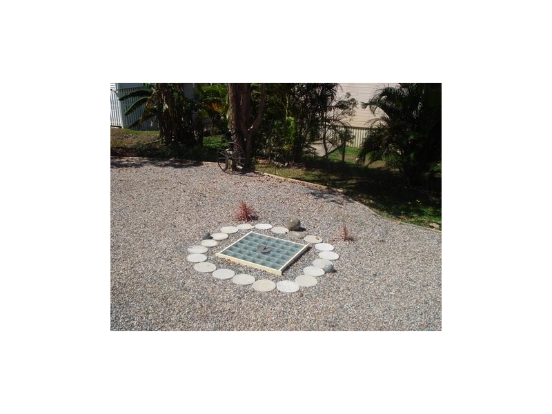 8 Ashton Street, Macleay Island QLD 4184