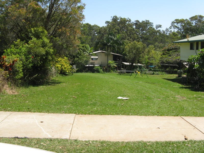124 Lucas Drive, Lamb Island QLD 4184