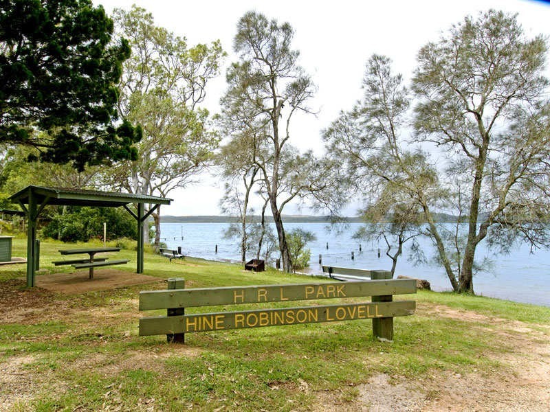 124 Lucas Drive, Lamb Island QLD 4184