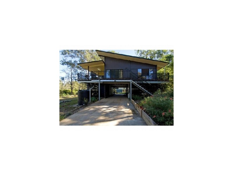 25 MICHAEL Av, Lamb Island QLD 4184