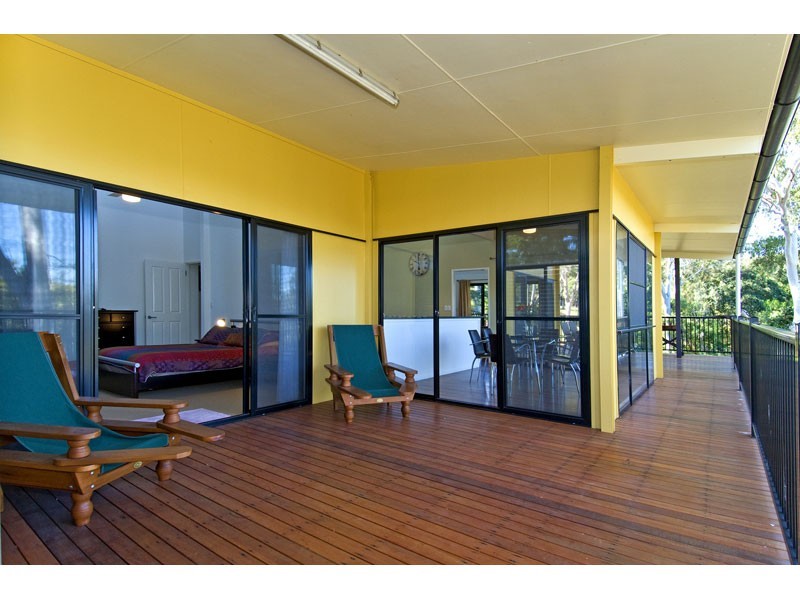 25 MICHAEL Av, Lamb Island QLD 4184