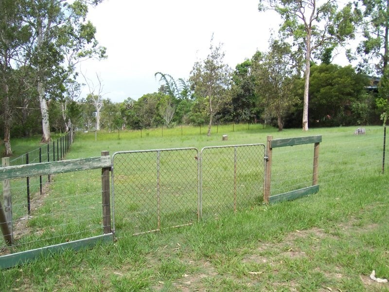 6-8  WEEROONA AVE, Macleay Island QLD 4184