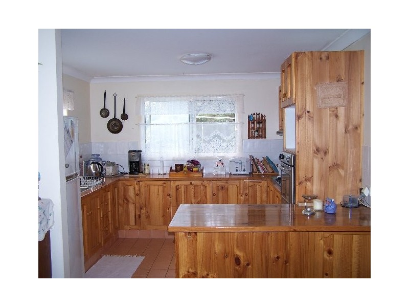 25 High Central Road, Macleay Island QLD 4184