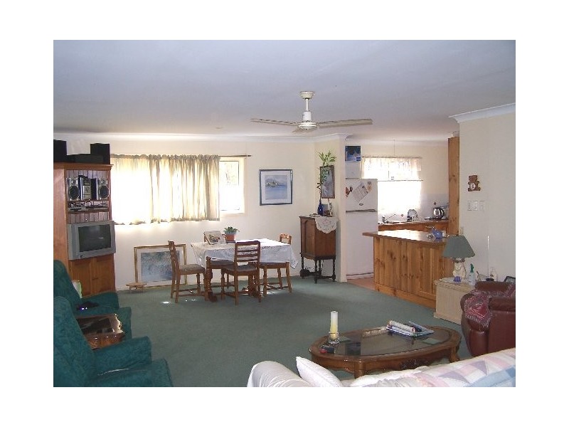 25 High Central Road, Macleay Island QLD 4184