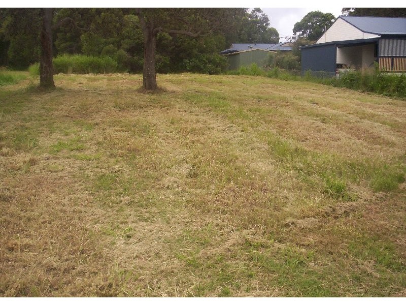 6 Alexander Street, Macleay Island QLD 4184