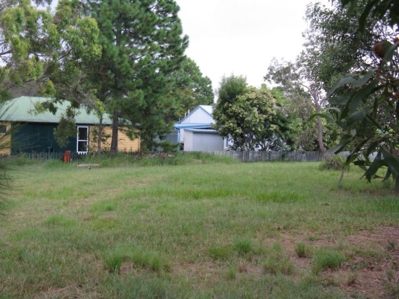 25 Michael Street, Macleay Island QLD 4184