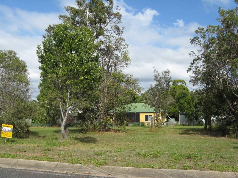 25 Michael Street, Macleay Island QLD 4184