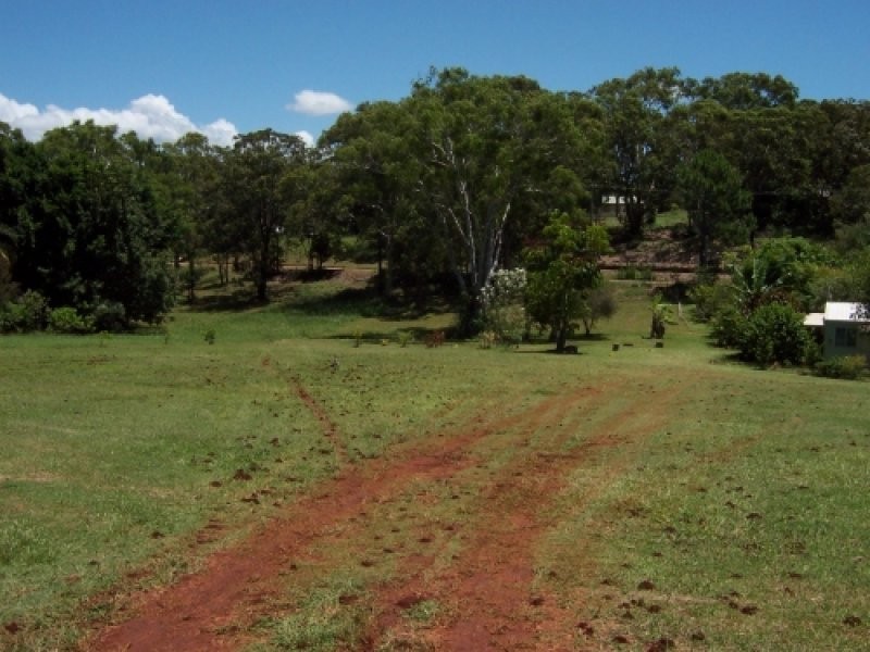 11 Crest Haven, Lamb Island QLD 4184