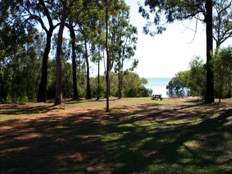 33 Blue Bay Crescent, Macleay Island QLD 4184