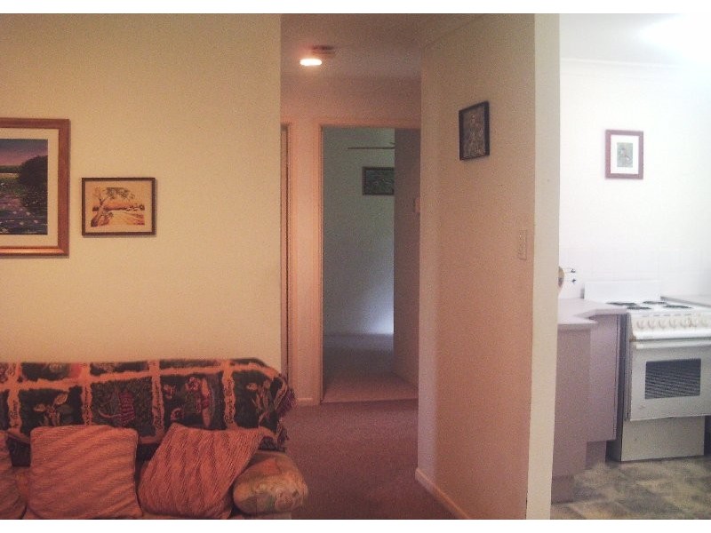 32 MEL ST, Macleay Island QLD 4184