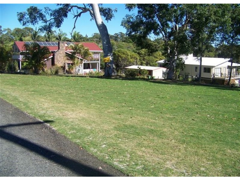 35 Timothy Street, Macleay Island QLD 4184