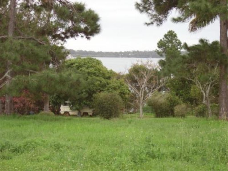 11 Canaipa Point Drive, Russell Island QLD 4184