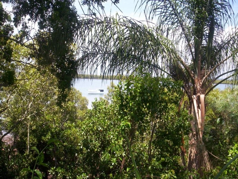 104 Western Rd, Macleay Island QLD 4184