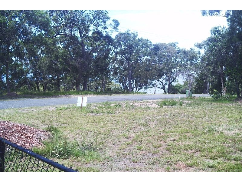 7 Koonwarra Pde, Macleay Island QLD 4184