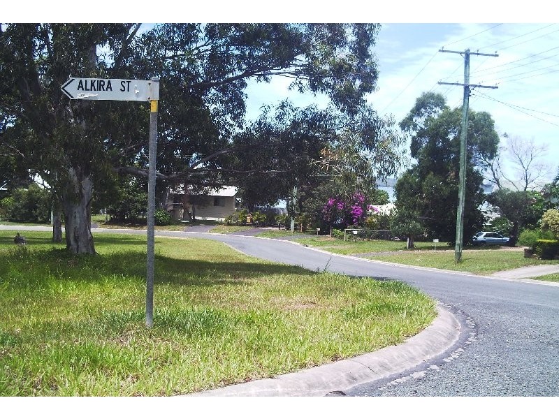 2 Alkira St, Macleay Island QLD 4184