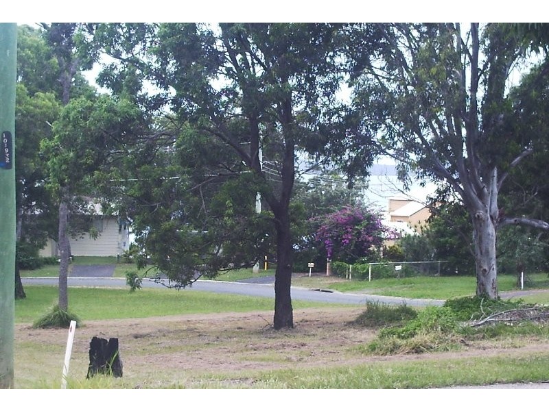 2 Alkira St, Macleay Island QLD 4184