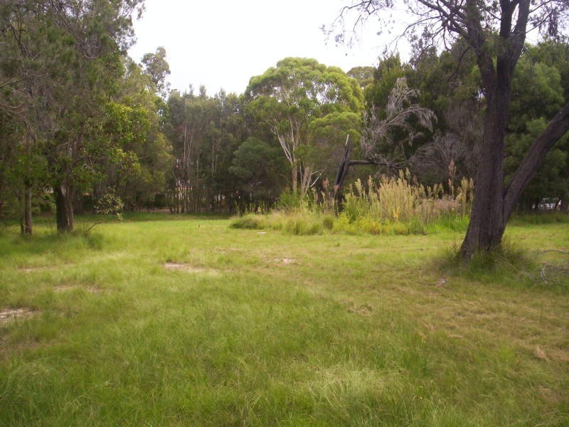 136 High Central Road, Macleay Island QLD 4184